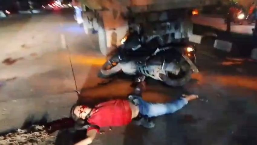 Diduga Ngebut di Jalan, Pengendara Sepeda Motor Tewas Usai Tabrak Dump Truk Mogok