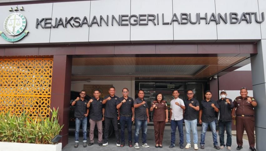 Kajari Labuhanbatu Terima Silaturahmi PWI dan Panitia Konferensi IX