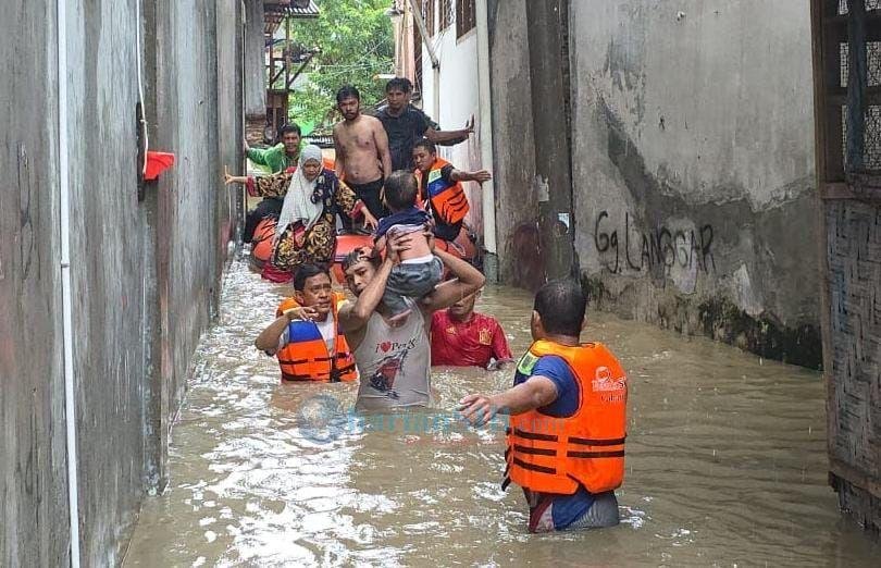 Tiga Sungai Meluap, Ratusan Rumah di Binjai Terendam Hingga 2,5 Meter