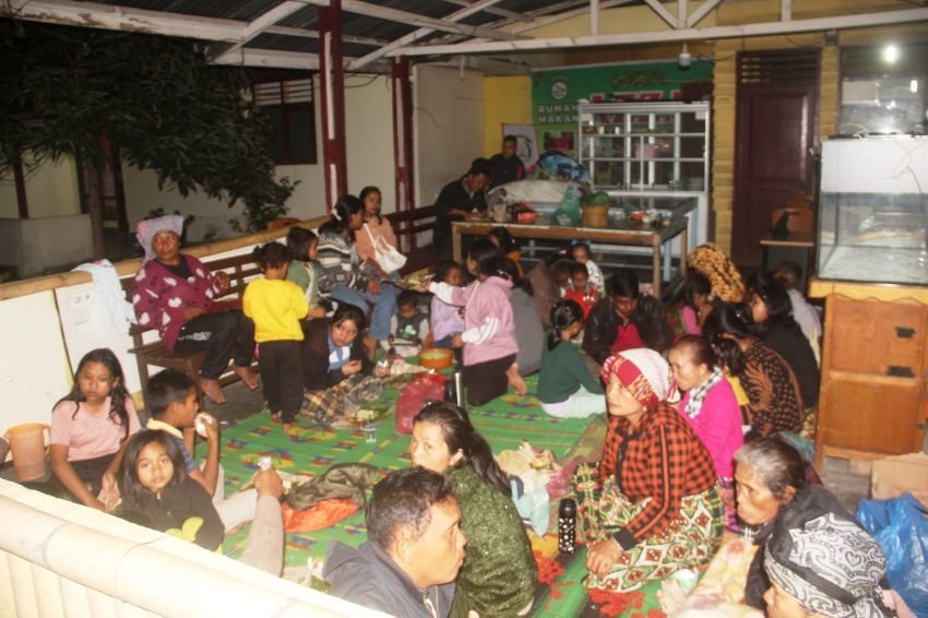 Memasuki Hari Ketiga “Mengungsi” Warga Parbuluan Masih Masih Berharap Kepastian Hukum dan Kenyamanan