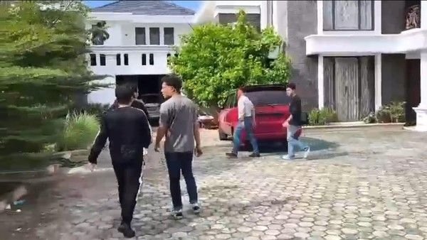 Imigrasi Gerebek Markas Polisi Gadungan China di Lampung, 27 WNA Diamankan
