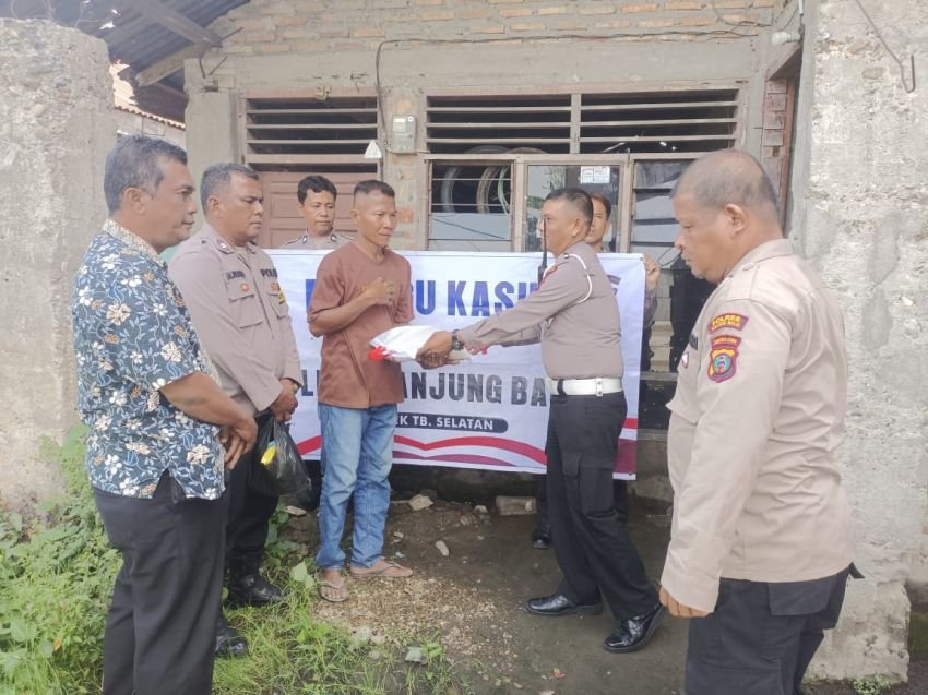 Minggu Kasih, Polres Tanjungbalai Berbagi Sembako kepada Warga Kurang Mampu