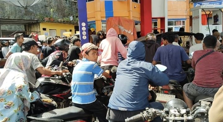 Antrian BBM di Tapteng Membludak Sepekan Terakhir