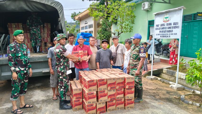 Korem 023/KS Salurkan Bantuan untuk Korban Banjir dan Longsor di Sibolga&ndash;Tapteng