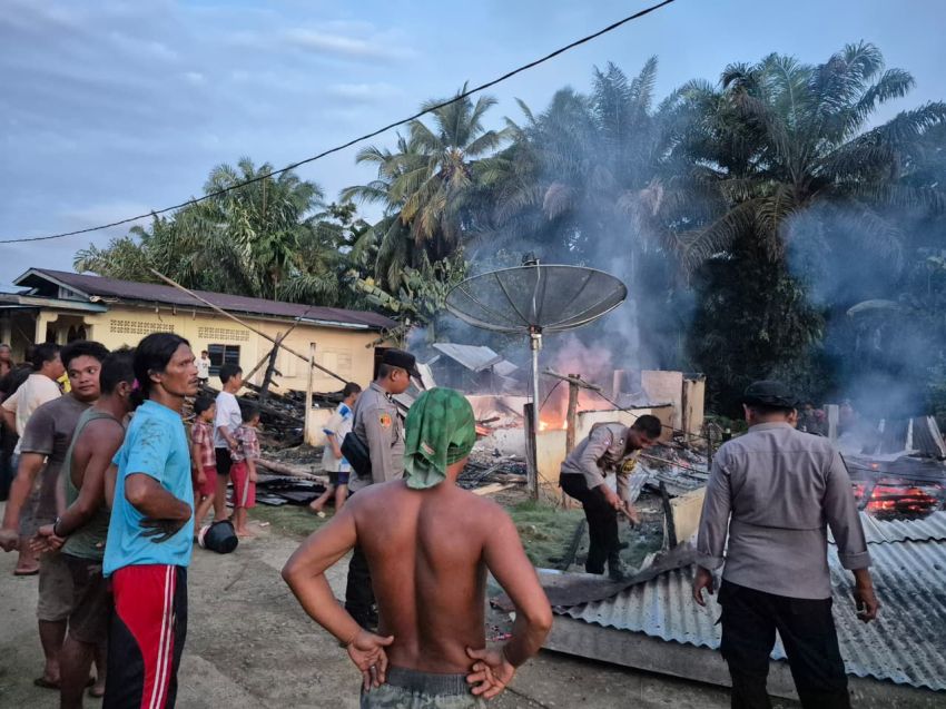 Tiga Rumah Hangus Terbakar di Manduamas, Kerugian Capai Rp450 Juta
