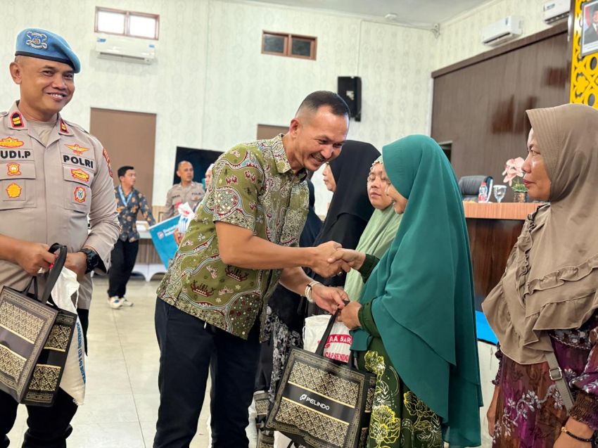 Pelindo Regional 1 Bantu Warga Terdampak Rob