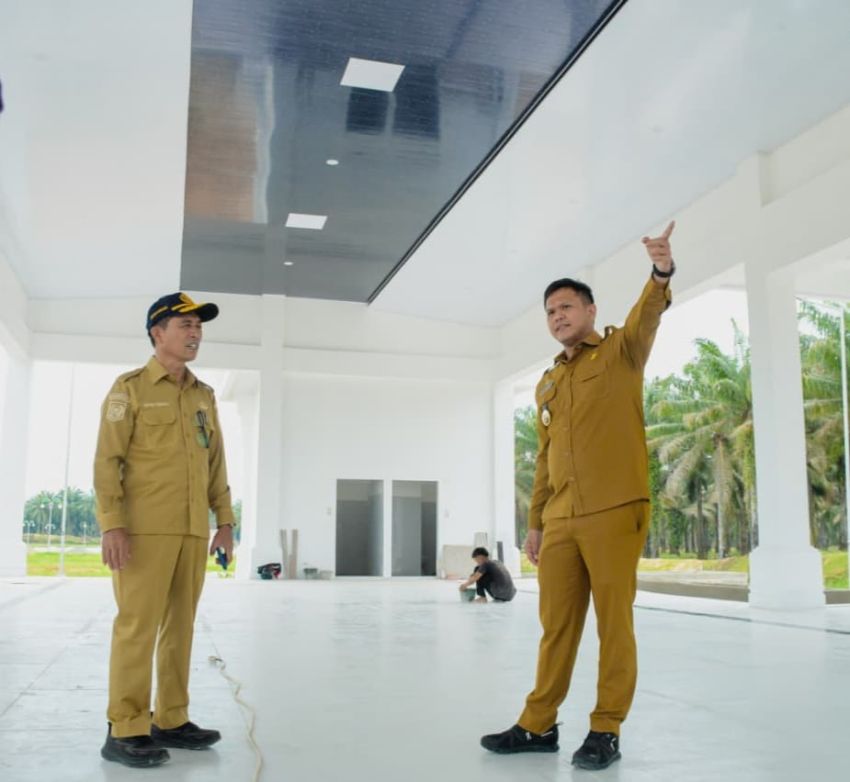 Tinjau Progres Pembangunan Alun-Alun Sergai, Adlin Tambunan Ajak Masyarakat Rawat Fasilitas Umum