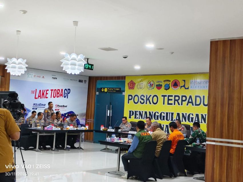 Menko PMK dan Kapolri Tinjau Penanganan Bencana Sumut dari Silangit Taput