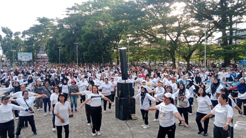 Guru di Pematangsiantar Ikuti Senam Sehat dan Gerak Jalan Santai