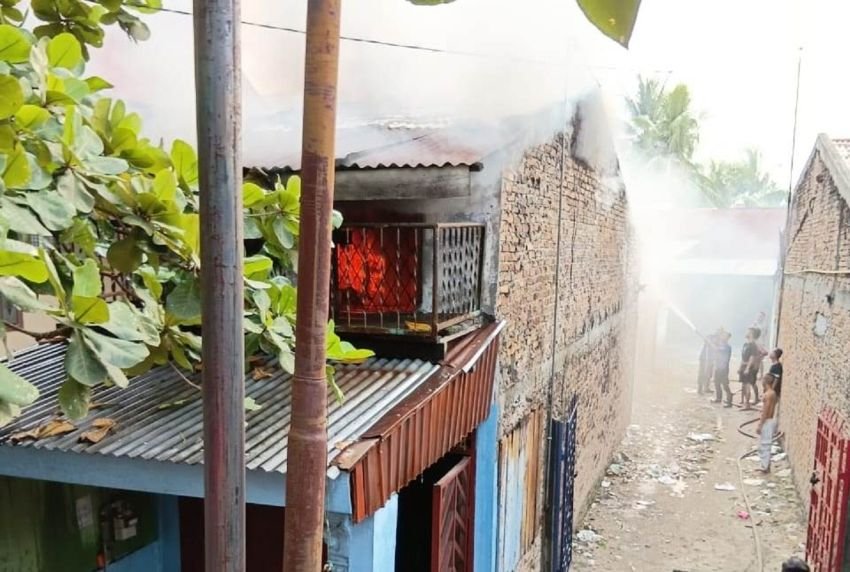 Rumah Nurdin Sihombing Terbakar di Lubukpakam