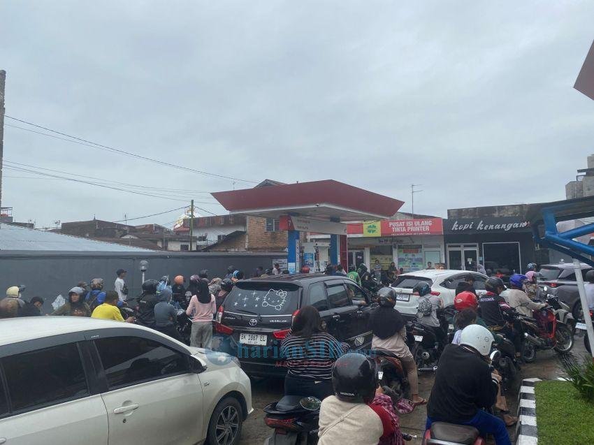 Dampak Banjir, Kelangkaan BBM Meluas di Medan dan Sejumlah SPBU Terpaksa Tutup