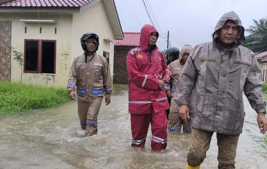 Hujan Deras, Ratusan Rumah Terendam Banjir di Tanjungmorawa, Puluhan KK Mengungsi
