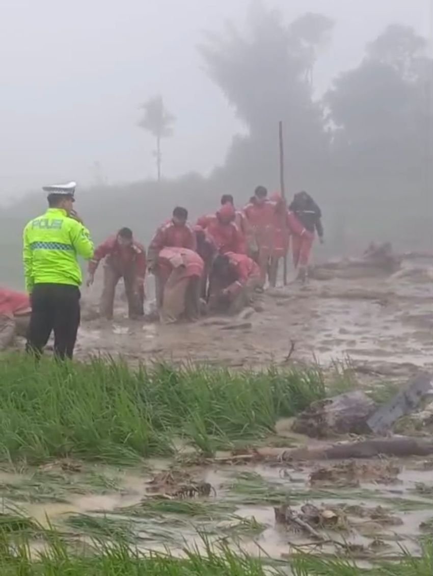 Banjir Bandang Terjang Humbahas, 2 Tewas dan 5 Warga Masih Hilang