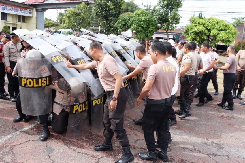 Personil Polres Dairi Siap Kendalikan Massa