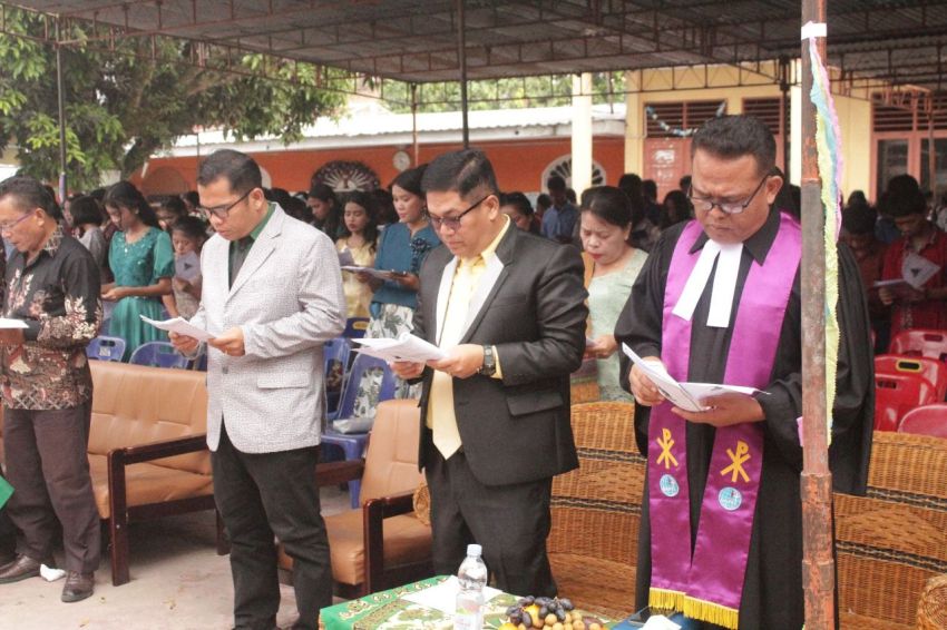 Keluarga Besar SMK Swasta GKPI 1 Pematangsiantar Rayakan Natal