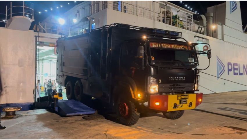 Pasukan dan Logistik Polri Tiba di Pelabuhan Belawan, Perkuat Penanganan Bencana di Sumut
