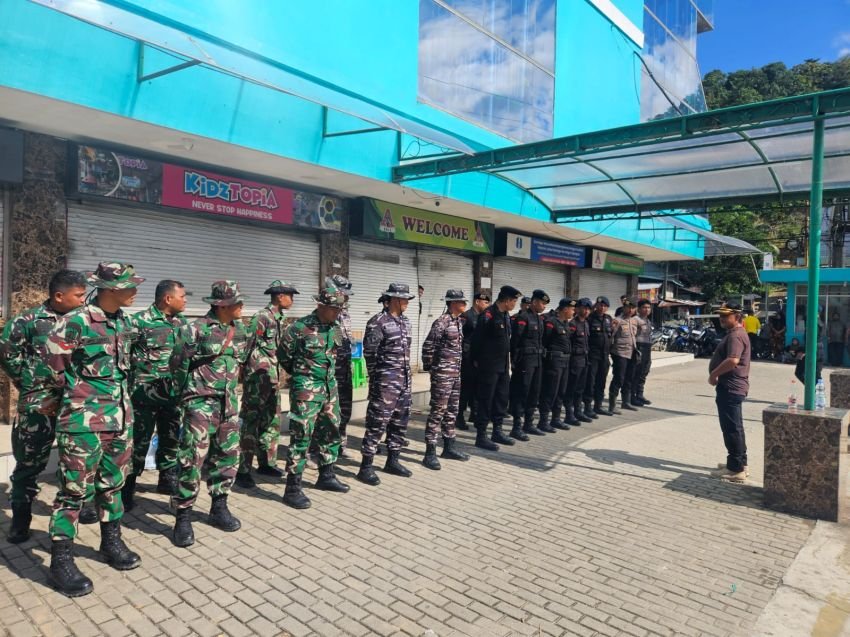 Mini Market di Sibolga Mulai Beroperasi Kembali Dikawal Ketat Petugas