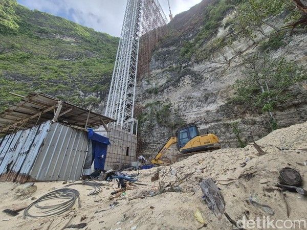 Proyek Lift Kaca Kelingking Dihentikan, Kejari Klungkung Periksa Lebih dari 30 Pejabat