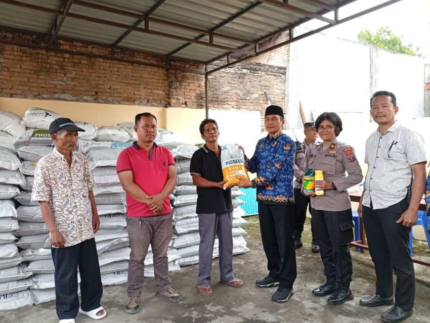 Kolaborasi Pemko Pematangsiantar dengan Polres, Salurkan Bantuan Bibit dan Pupuk ke Petani