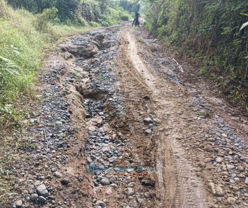 Sejak Indonesia Merdeka, Jalan di Desa Korajim Sergai Tak Pernah Tersentuh Pembangunan