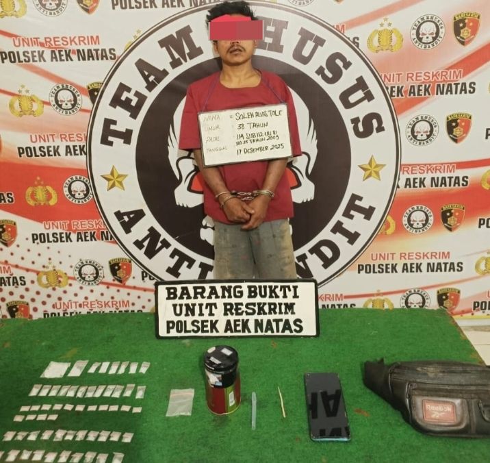 Polsek Aeknatas Ringkus Residivis Narkoba Terduga Pengedar Sabu di Desa Simonis, 56 Paket Diamankan