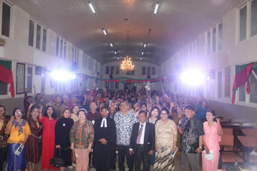 Keluarga Besar UDA, ISTP dan HKBP Jalan Mojopahit Rayakan Natal, 4 Ahli Waris Alm Dr TD Pardede Hadir Beri Dukungan