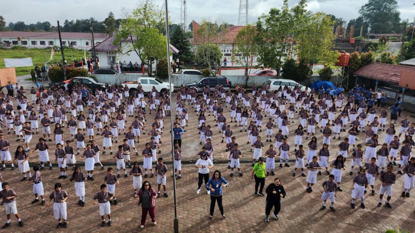 Semangat Sehat Bersama Erma Simbolon, Senam Aerobik Meriah di Sekolah-sekolah Humbahas