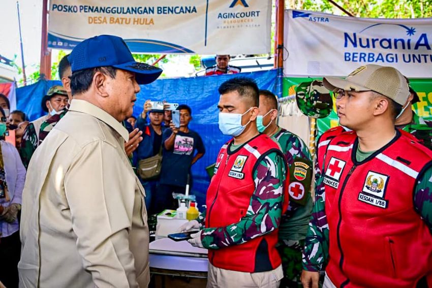 Usai Cek Jembatan Bailey, Prabowo Dialog dengan Tenaga Kesehatan di Posko Bencana Tapsel