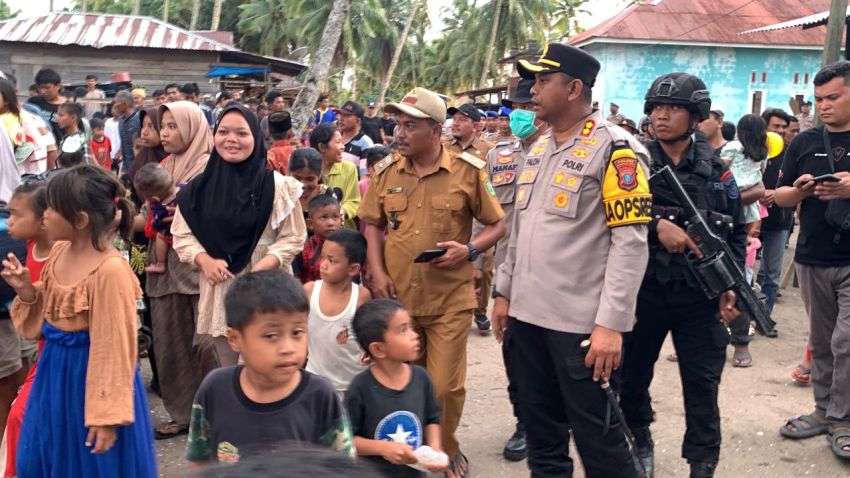 Tim Gabungan Polda Sumut Geledah dan Grebek Narkoba di Desa Singkuang I dan II