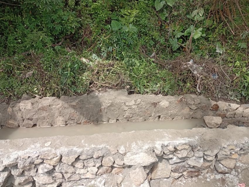 Tanpa Penutup di Bawah Saluran Air, Proyek Rehabilitasi Irigasi di Tong Marimbun Disorot
