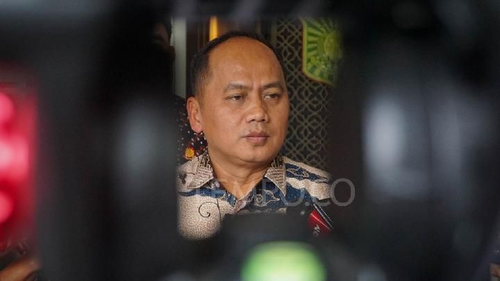 Kajari Bangka Tengah Padeli Ditahan Terkait Dugaan Suap Kasus Baznas Enrekang