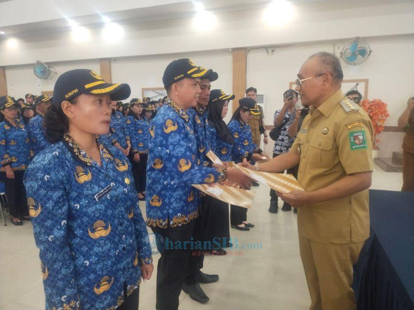 Bupati Serahkan SK Pengangkatan Kepada 820 PPPK Paruh Waktu di Lingkungan Pemkab Simalungun