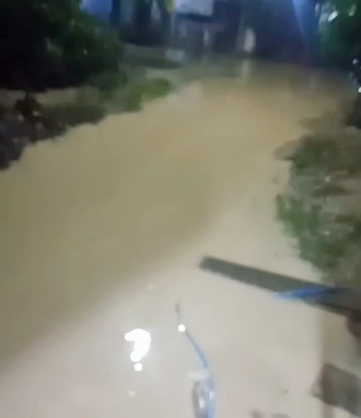 Aek Sirahar Rendam Pemukiman, Bupati Tapteng Imbau Warga Mengungsi