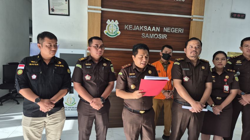 Kejari Samosir Tahan Kadis Sosial Tersangka Korupsi Bantuan Korban Banjir Bandang, Rugikan Negara Rp516 Juta