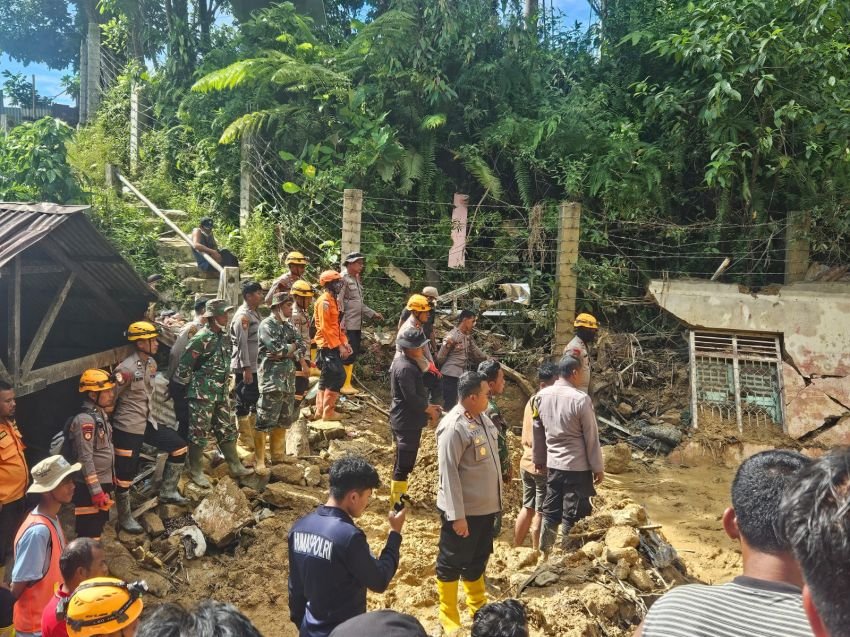 Sofia Belum Ditemukan, Kapolres Sibolga Ikut Mencari ke Lokasi Longsor