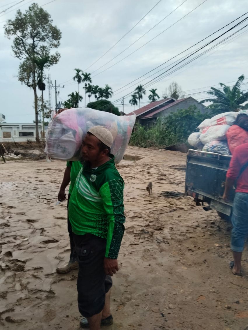 PD PGM Indonesia Kota Pematangsiantar Salurkan Bantuan kepada Korban Banjir di Aceh Tamiang