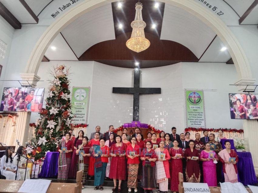 Siswa dan Guru SMAN 2 Pematangsiantar Rayakan Natal