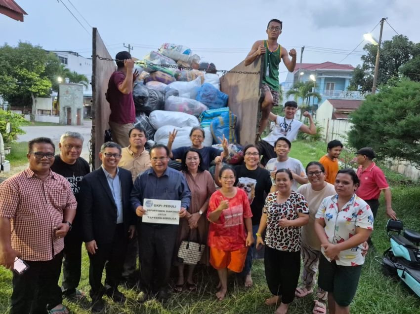 GKPI Doa Tengah Hari dan Beri Bantuan untuk Korban Banjir dan Tanah Longsor