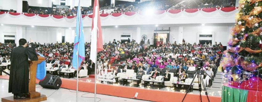 Antusias Hadiri Natal, Warga Patambor Kota Medan Padati Auditorium Unimed
