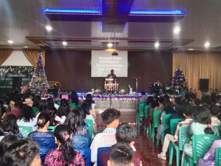 Natal Keluarga Besar SMAN 6 Pematangsiantar Penuh Sukacita Bersama Guru dan Siswa