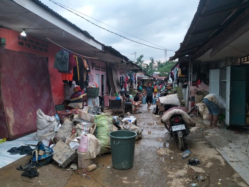 Warga Keluhkan Minimnya Penanganan Pemko Medan Saat Banjir Besar