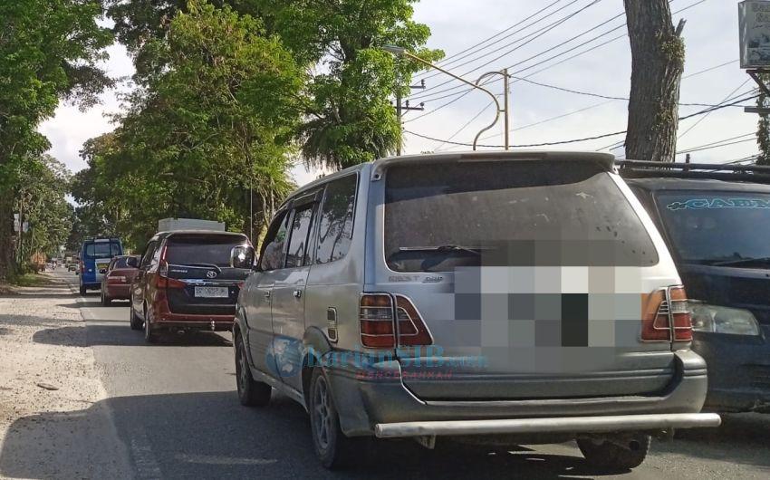 Menjelang Natal 2025, Arus Lalu Lintas Jalinsum Siantar&ndash;Parapat Mulai Meningkat