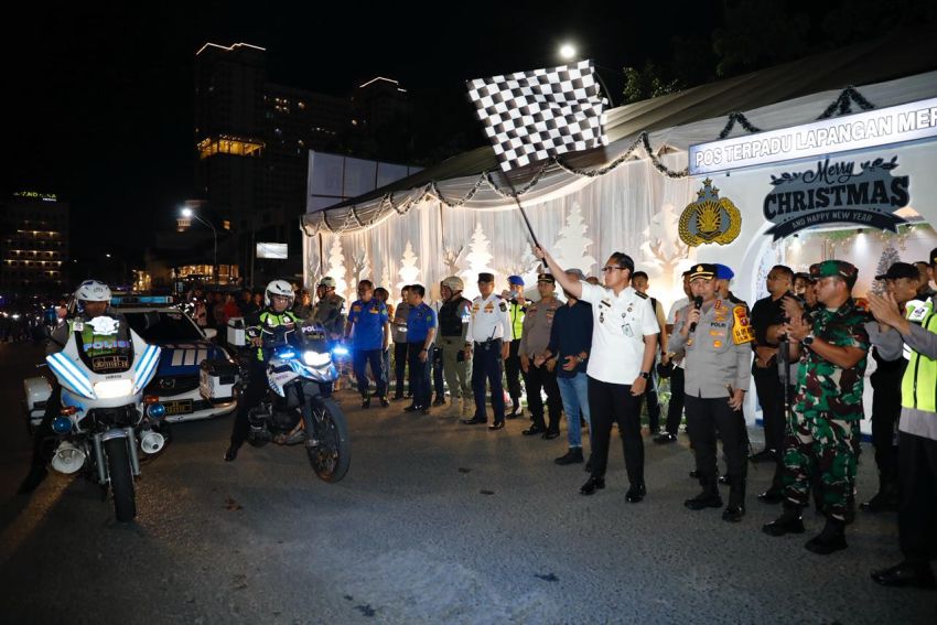 Kapolrestabes Medan Pimpin Patroli Skala Besar Malam Natal, Sekaligus Tinjau HKBP Sudirman dan Katedral