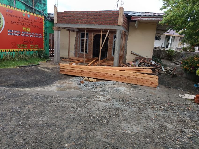Revitalisasi SMA Negeri 3 Gunungsitoli Disorot, Pekerjaan Dinilai Tak Sesuai RAB