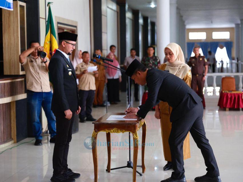 Fery Dan Syahdian Lantik Sekda Serta Puluhan Pejabat