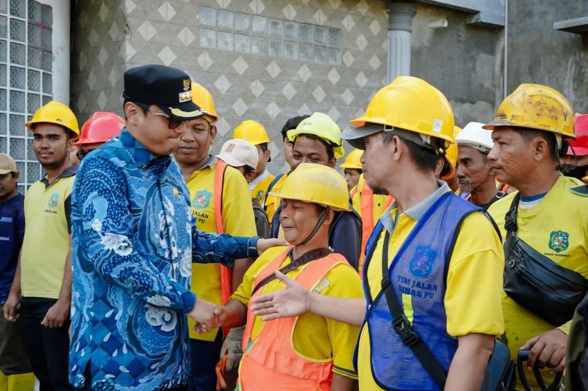 Wali Kota Medan Targetkan Pembersihan Total Medan Barat Rampung Malam Ini