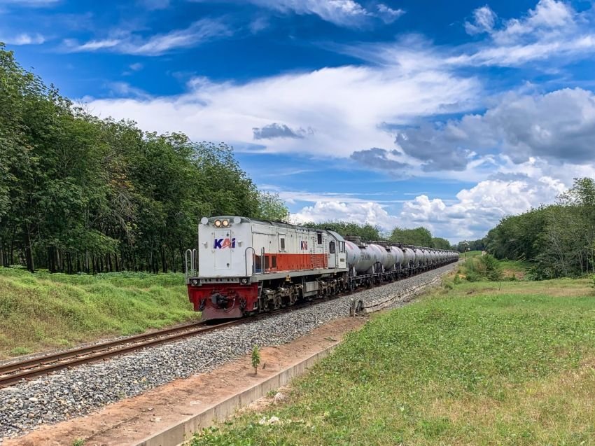 KAI Divre I Sumut Percepat Distribusi BBM di Sumut Pasca Cuaca Ekstrem