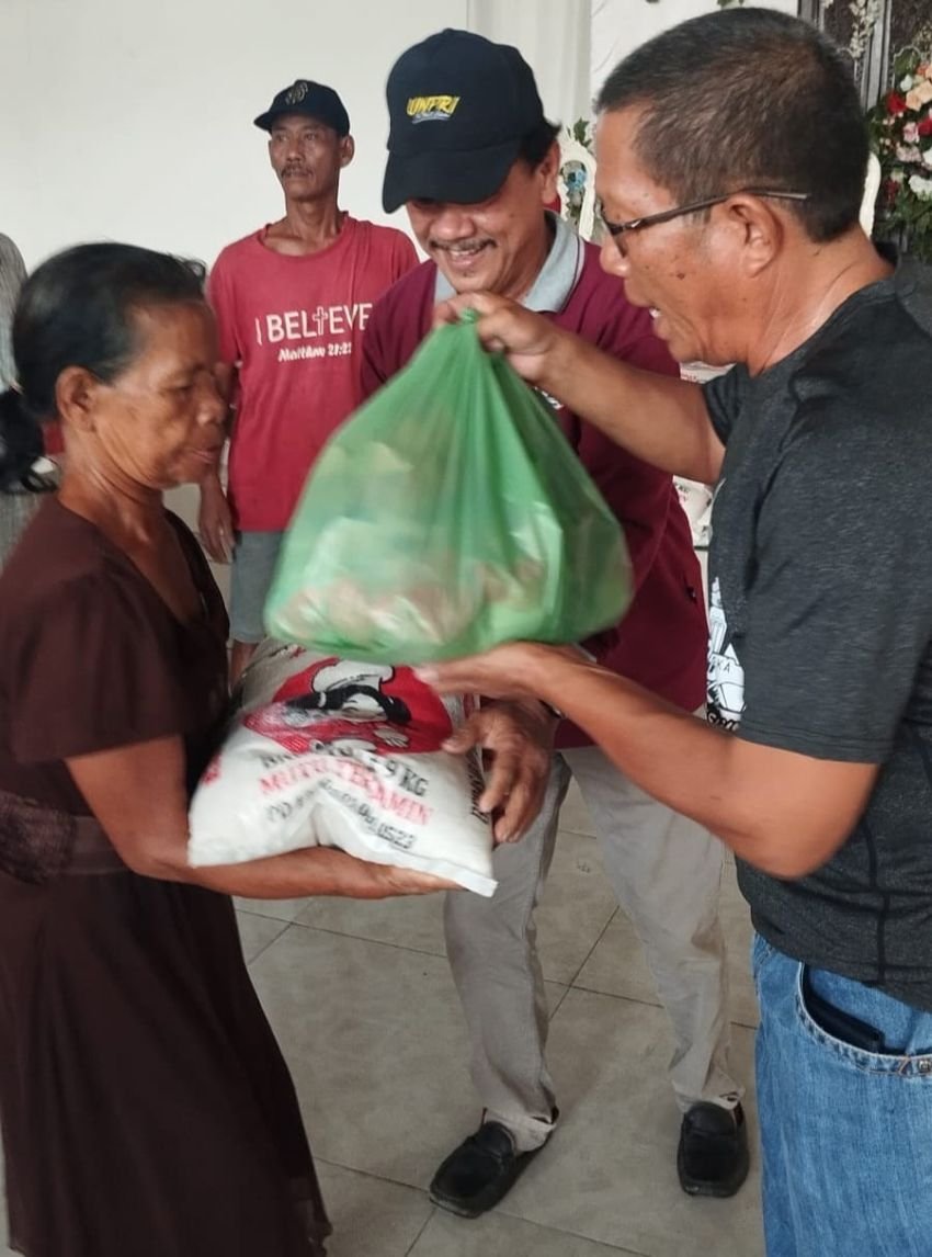 Punguan Panjaitan Tebingtinggi Bantu Anggotanya yang Terdampak Banjir