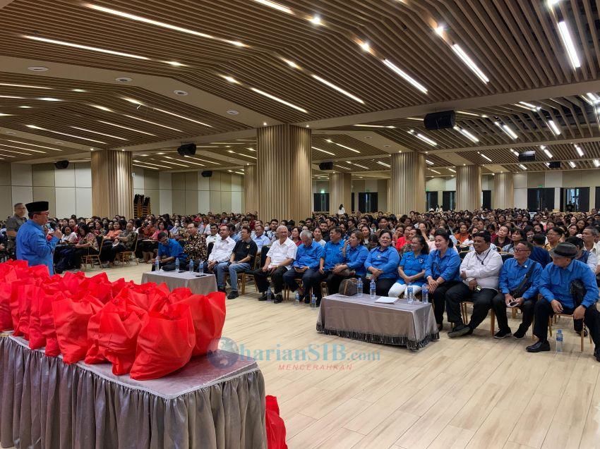 MPKW Salurkan 3.000 Paket Sembako untuk Guru Sekolah Kristen di Sumut dan Aceh