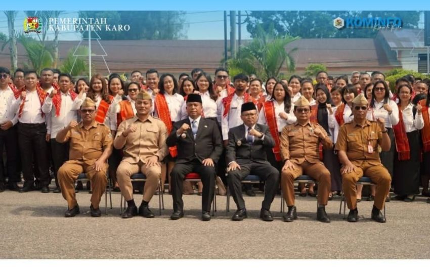 Bupati Karo Serahkan 1232 SK PPPK Paruh Waktu
